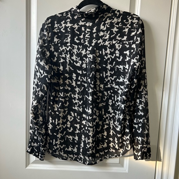 Guess black and white patterned button-up Blouse - Picture 2 of 4